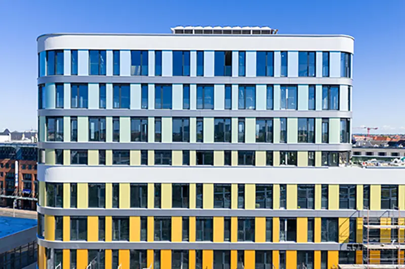 Innenausbau im OSTFORUM Leipzig: Wohngebäude vor Fertigstellung, Büroflächen in Umsetzung